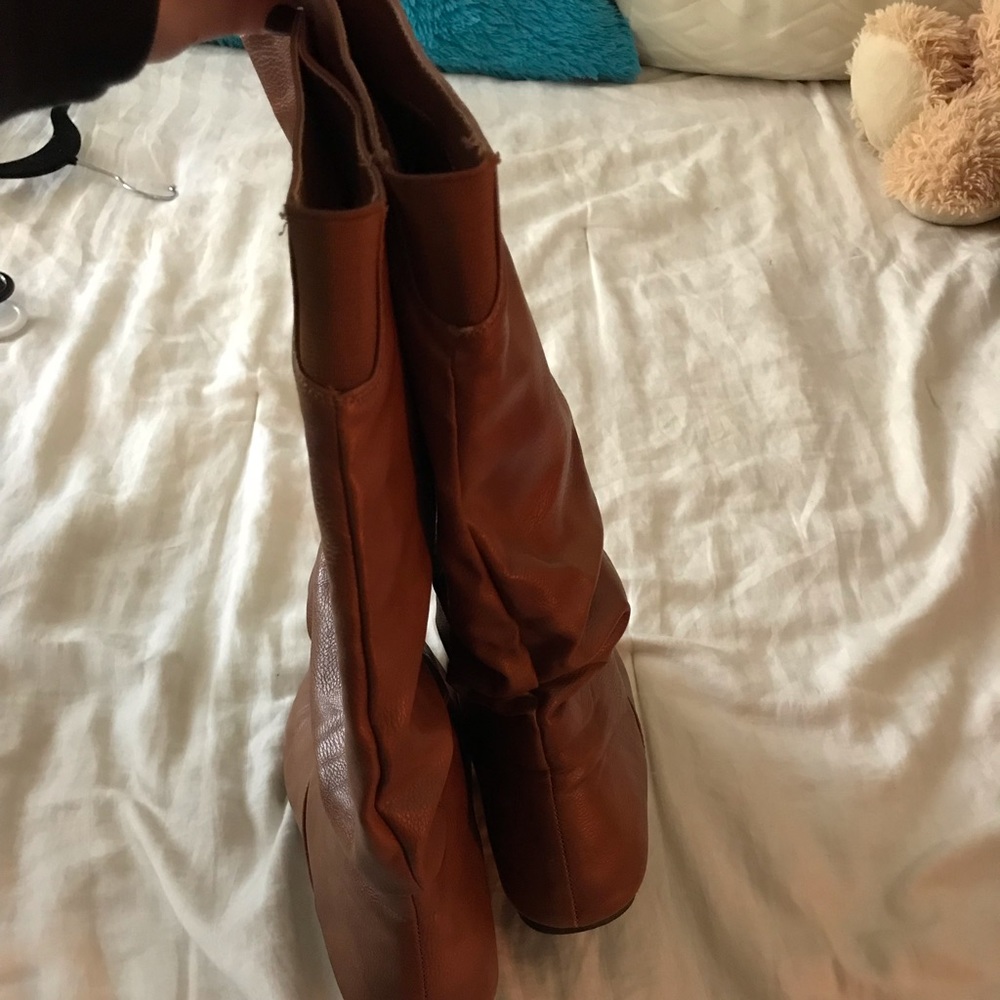 Cute boots! - Picture 3 of 4
